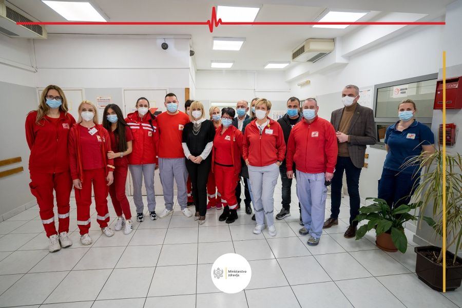 PRVI PUT U CRNOJ GORI Aparati za oživljavanje na javnim površinama u deset gradova