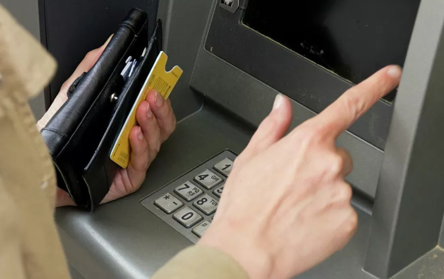 U Zagrebu u eksploziji uništen bankomat