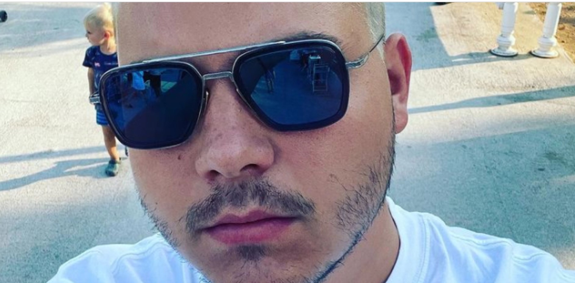 BRENIN SIN SMUVAO BIVŠU RIBU POZNATOG POLITIČARA! Krije je kao zmija noge!