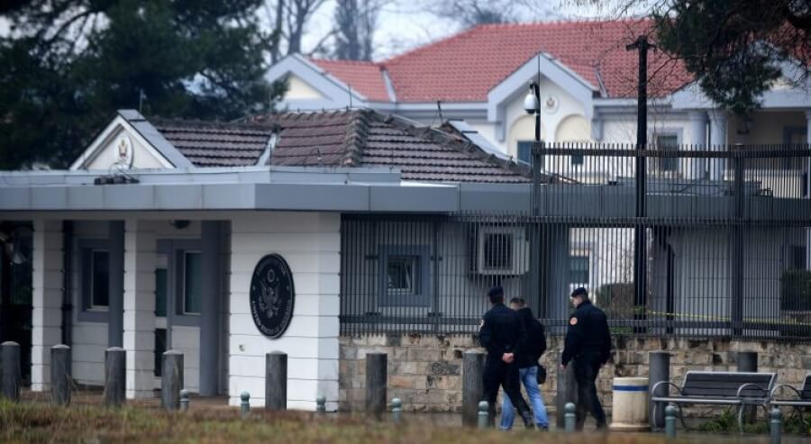 Američka ambasada upozorava zbog napada: Pratite medije i budite svjesni ko vas okružuje