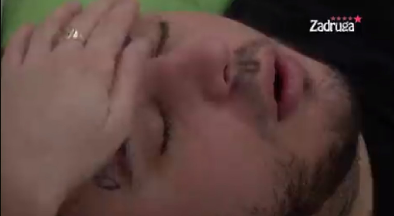 BACILA VRADŽBINE I NA CARA?! Dalila Dragojević izvodi RITUAL?! (VIDEO)