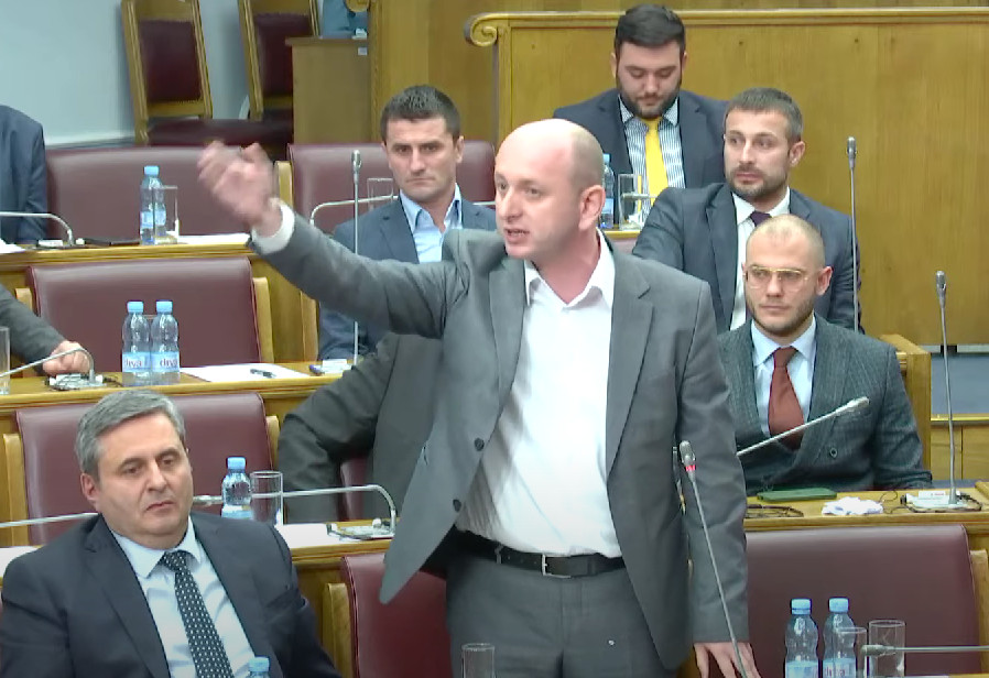 KNEŽEVIĆ: "Neko je uzeo pare, nemamo strah od izbora"