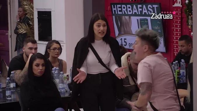 'TA KU**A KOJU SPOMINJE JE POKAZALA KAKO SE VOLI!' Zadrugari nastavili da osuđuju Miličino ponašanje, Matora skočila da ODBRANI Minu Vrbaški! (VIDEO)