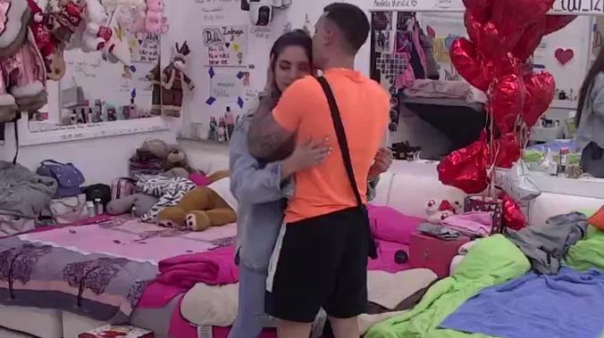 ZABLISTALA OD SREĆE! Mateja pružio Anđeli pažnju, koju je dugo čekala! (VIDEO)