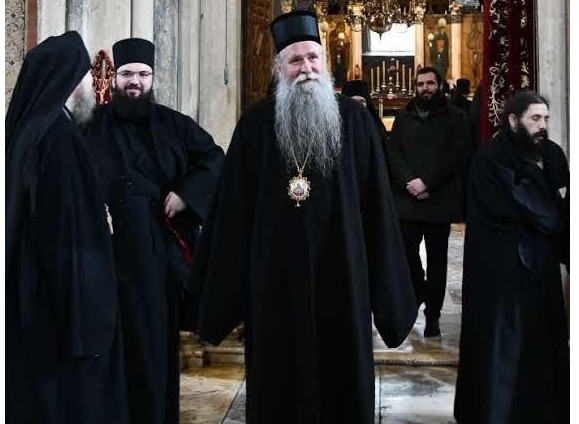 MITROPOLIT U DEČANIMA: Strašno je kad naš narod počne da se griješi o svetinje