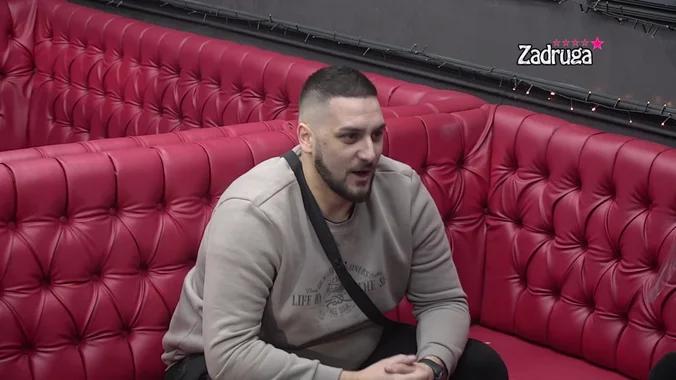 OVE INFORMACIJE SU GA POTPUNO POREMETILE! Viktorija uputila Zolu u lik i djelo Nevene Savić, zadrugar van sebe od šoka! (VIDEO)