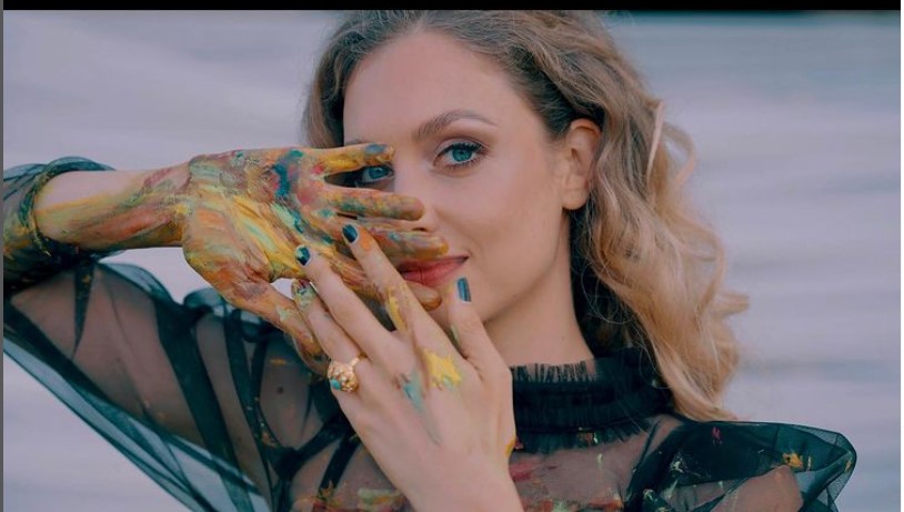 RADI I U TRUDNOĆI! Hana Huljić objavila novu pesmu i spot! (VIDEO)