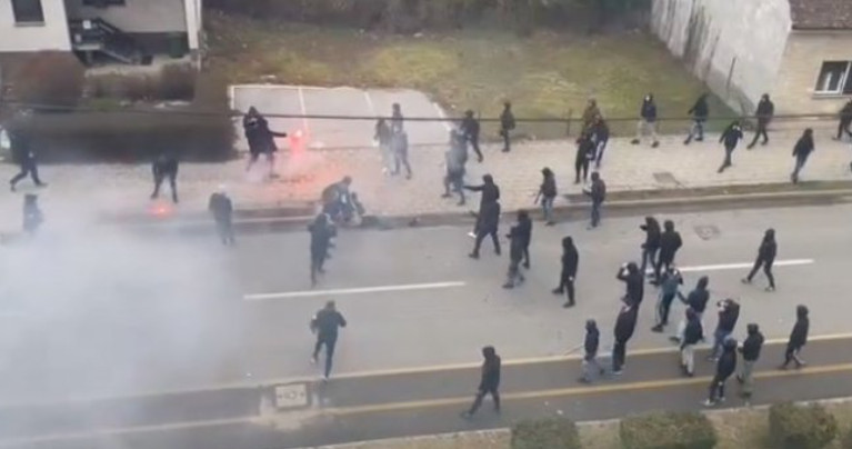 RIJEŠILI DA ODMJERE SNAGE! Velika tuča HULIGANA pred Hajdukovo gostovanje Gorici! (VIDEO)