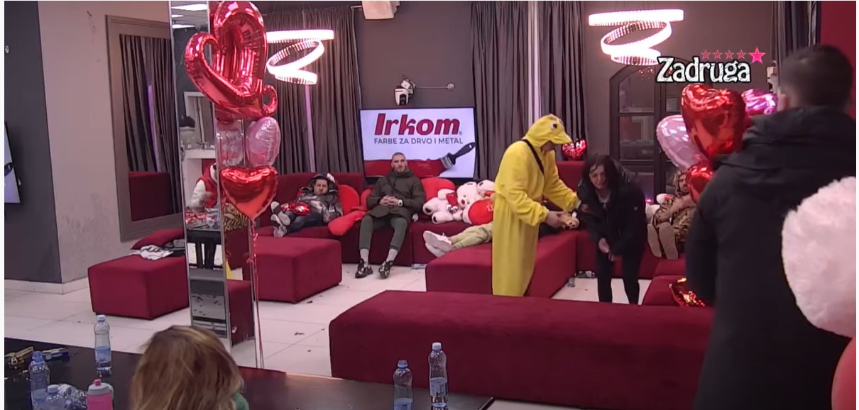 VIKI U DELIRIJUMU! Doživjela NERVNI SLOM zbog Sandre Rešić! (VIDEO)