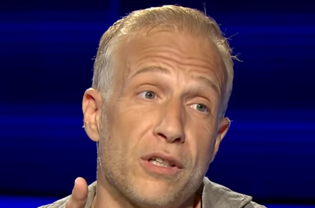 JURI DA KUPI MITRALJEZ! Milan Kalinić u panici zbog ćerke! (VIDEO)
