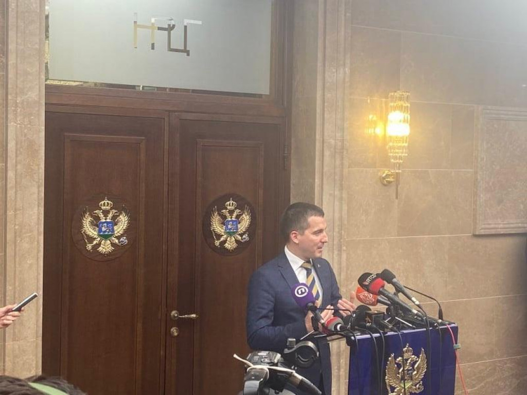 BEČIĆ: Vatromete ispaljuju oni koji su poraženi