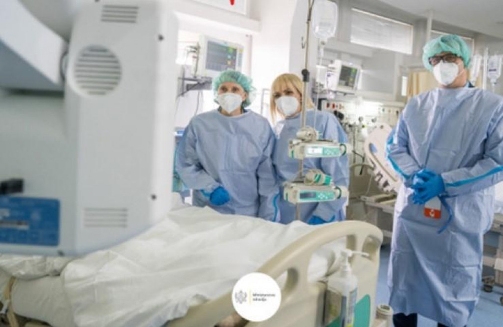 PO PRVI PUT U ISTORIJI: KCCG dobio robota za telemedicinu