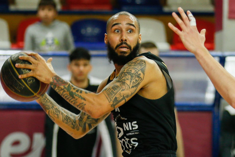 BIVŠI KOŠARKAŠ PARTIZANA POJAČAO CSKA: Dalas Mur se pridružio Milutinovu i Davidovcu