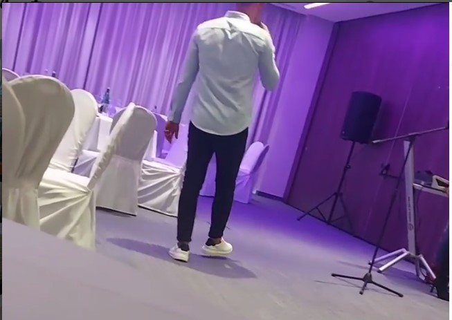 ŠOK! PJEVAČ UBODEN NOŽEM! Ljekari ga satima oživljavali! "Izgubio je mnogo krvi!"