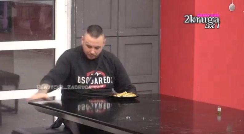 CAR IZGOREO! "Ne mogu naći normalnu curu, nego sve odron do odrona!" (VIDEO)