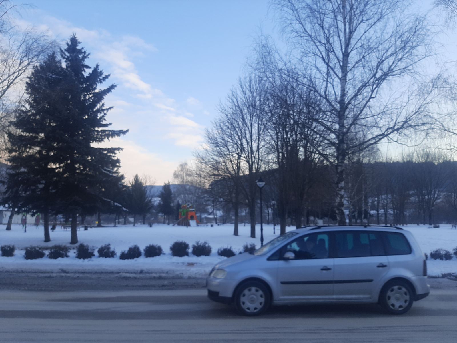 STANJE NA PUTEVIMA Vožnju prilagoditi uslovima na putu