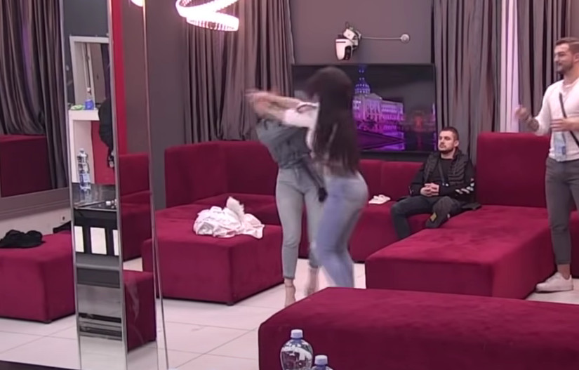 BRUTALNA TUČA! Viki napala Irmu, momentalna diskvalifikacija!? (VIDEO)