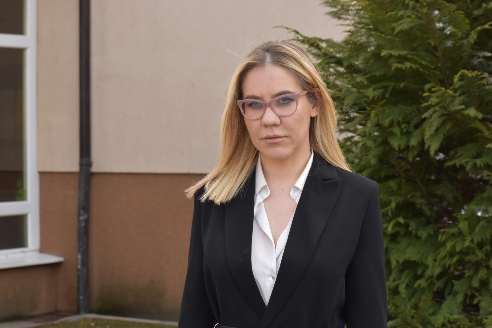 KADROVSKA RJEŠENJA  Bratić napustila sjednicu vlade, premijer promijenio njenu odluku