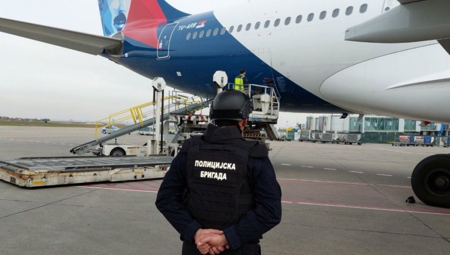 JOŠ JEDNA DOJAVA O BOMBI NA LETU BEOGRAD-MOSKVA: Kontradiverziona ekipa na aerodromu "Nikola Tesla"
