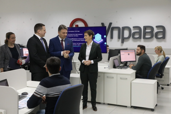 OBJEDINJUJE SVE INFORMACIJE O USTANOVAMA Brnabić: Otvoren portal sa podacima iz sistema prosvjete