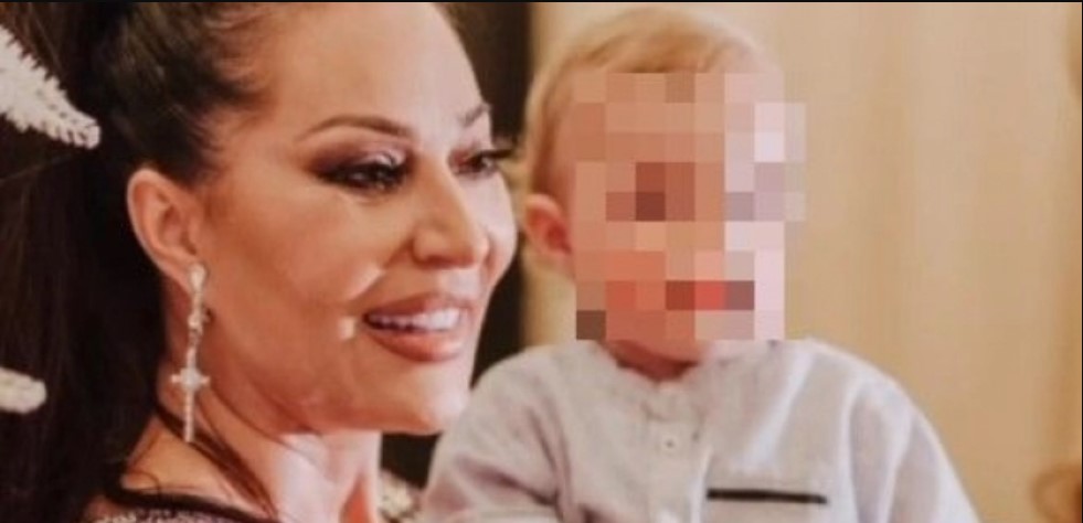 MALI ŽELJKO VELIKI MOMAK! Ceca podijelila video na kom hrani unuka! PRESLATKO!