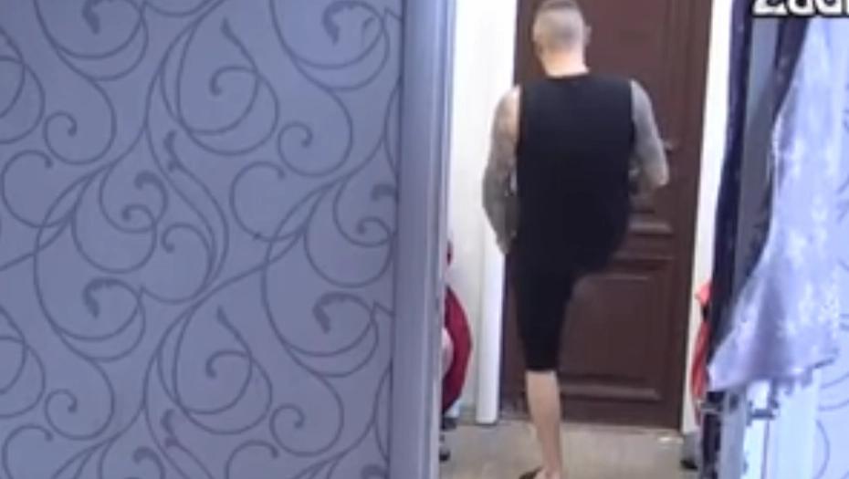 RAZVALIO VRATA I PRIJETIO! Haos se nastavlja, Ša urlikao i vrijeđao Taru u salonu, ona mu nije ostala dužna