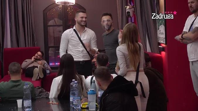 'DA JE IMALA SA MNOM SE*S, MOŽDA BI ME I ZADRŽALA!' Osmakčić nikad brutalnije komentarisao svoj odnos sa Marijanom, ona mu ŽESTOKO ODBRUSILA