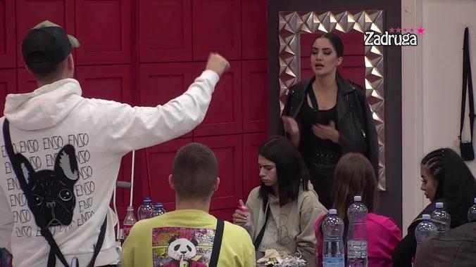 'JA ZA TRI SEKUNDE MOGU DA BUDEM SA TOBOM'! Mateja SPUSTIO Anđelu najniže, ona odlučila da više NE ĆUTI, pa iznijela sve! (VIDEO)