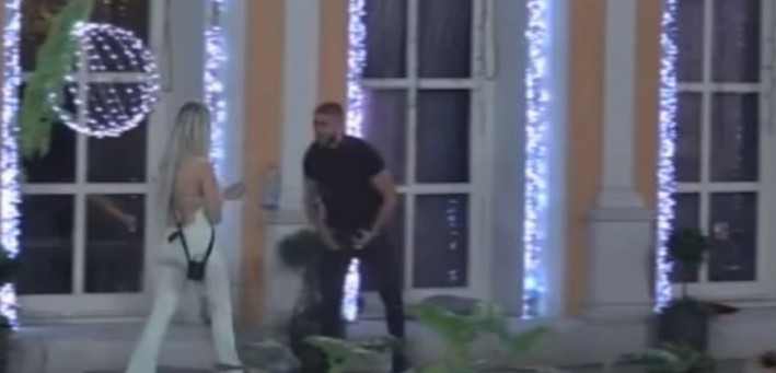 UNAKAŽENA KOŽA, RUKE U ZAVOJIMA! Evo kako izgleda Dejan Dragojević nakon samopovređivanja!