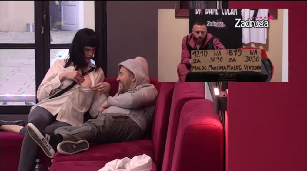DENIZ NIKAD LUĐA! Krle joj tražio da mu pokaže grudi, ona se odmah skinula! (VIDEO)