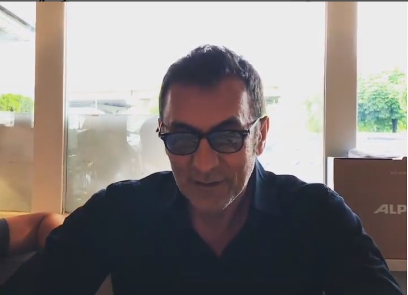 NASILJE! Poznati glumac ŠAMARA po emisijama! (VIDEO)