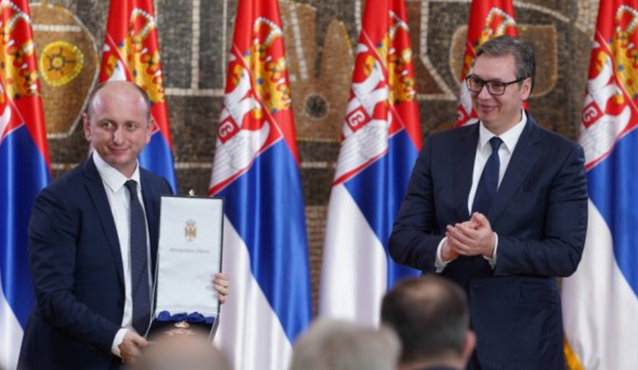 SRBIJA POBJEĐUJE U NEDELJU! Milan Knežević pružio podršku Aleksandru Vučiću!