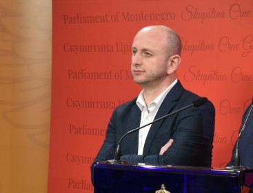 PRAVO LICE ZA BUDUĆNOST PODGORICE! Milan Knežević pružio podršku Jeleni Borovinić Bojović