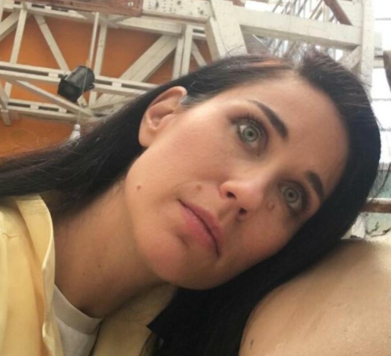 NEKAD JE SPAVALA NA PODU, A SADA JE PREDSJEDNICA KUĆNOG SAVJETA! Ovo su novi detalji o Konstraktinom životu!