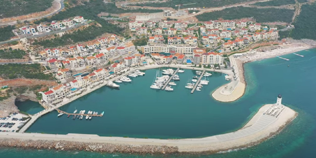 UVOD U ZANIMLJIVO KULTURNO LJETO Modna revija na Luštica Bay-u 9. aprila