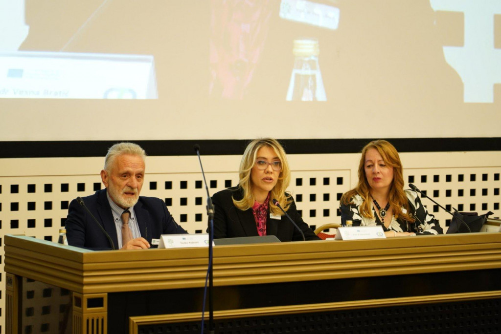 Bratić otvorila regionalnu konferenciju u Budvi (FOTO)