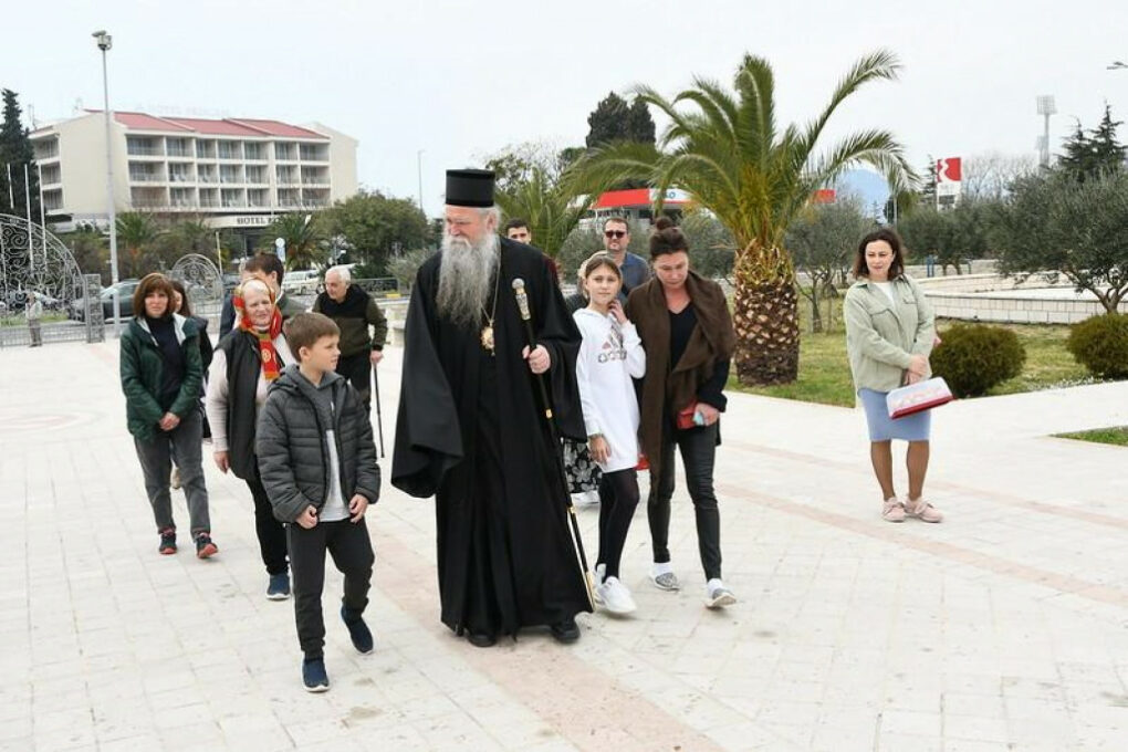 UZ MOLITVU ZA ZAVRŠETAK RATA Mitropolit Joanikije ugostio izbjeglice iz Ukrajine