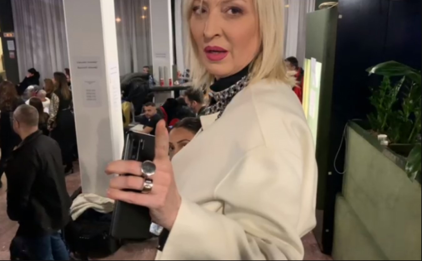UGROZILA DVIJE STOTINE LJUDI! Iako ima koronu, Olja Kovačević bez maske došla na polufinale!