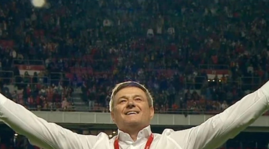 STOJKOVIĆ PONOVO POSTAO DEDA Piksijeva unuka dobila dva imena! (FOTO)
