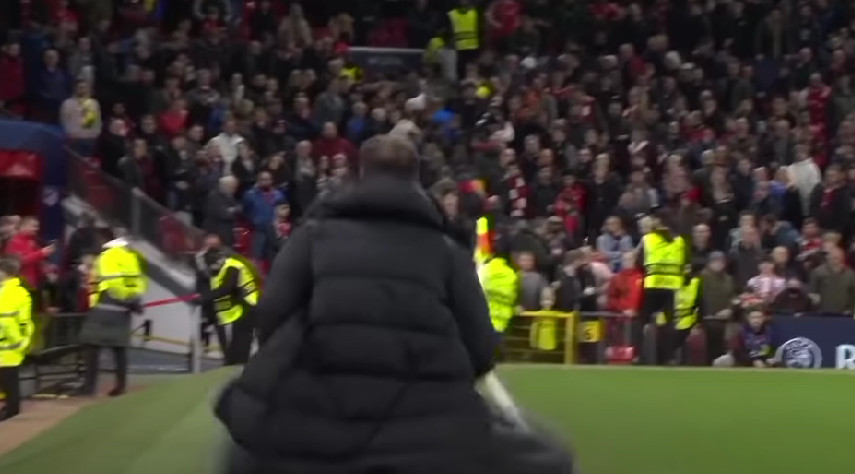 SVE GORE PO CRVENE ĐAVOLE UEFA bi mogla da kazni Junajted zbog navijača
