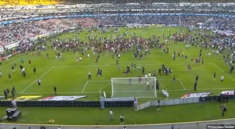 STRAVIČNE SCENE U MEKSIKU Huligani tukli i gazili sve pred sobom! (VIDEO)
