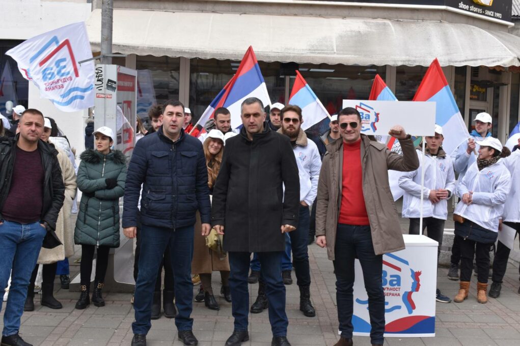 SIGURNI U POBJEDU! Koalicija “Za budućnost Berana” prikupljala potpise podrške