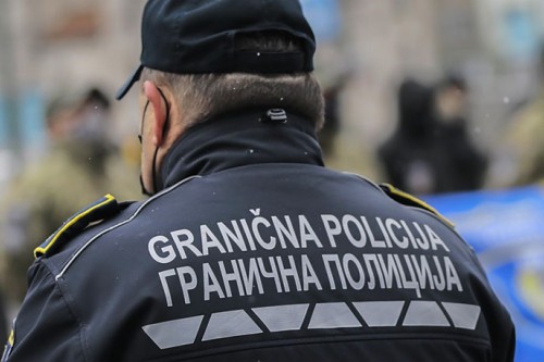 Pas našao pola tone droge u cisterni iz Crne Gore