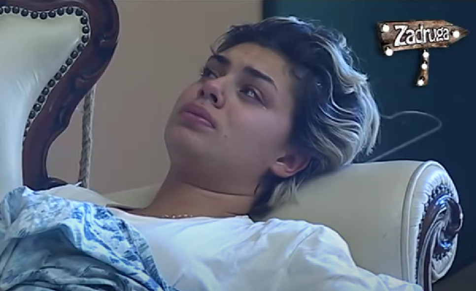 MINA PROLILA GORKE SUZE: Odustaje od svega! Ništa je više ne interesuje