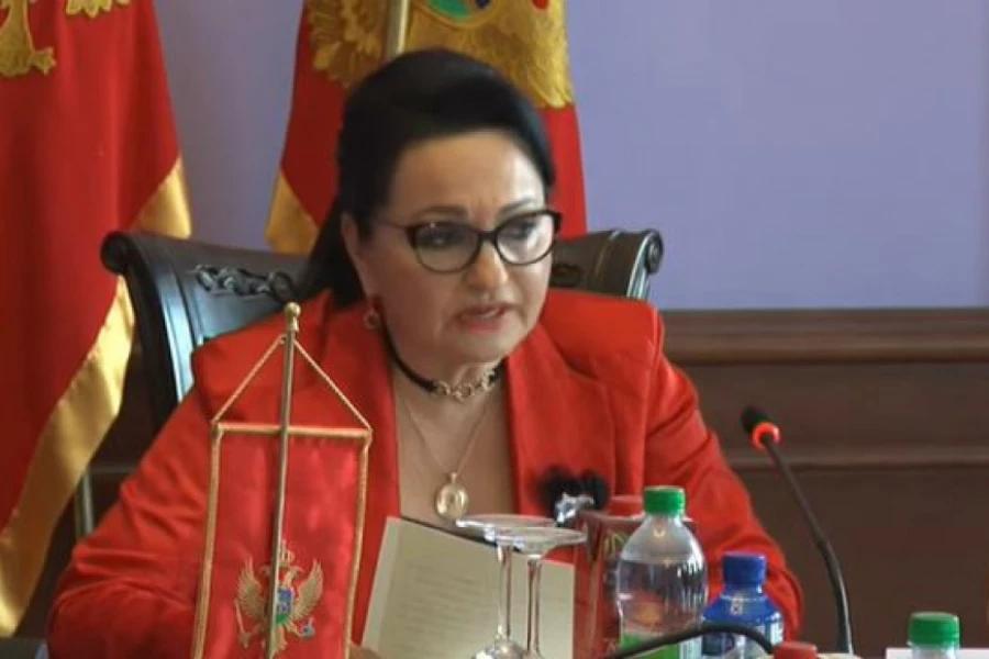 VESNA MEDENICA POKUŠALA DA SE UBIJE! Prerezala sebi vrat!