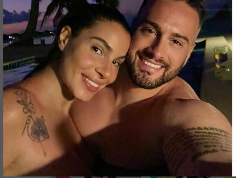 ZAPALILA MREŽE: Mia Borisavljević u sado-mazo izdanju (FOTO)