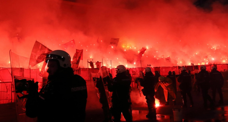 RAZLOG VIŠE DA "ZVEZDAŠI" NAPUNE TRIBINE "MARAKANE" Zvezda na premijeri protiv Radničkog igra u novom dresu (VIDEO)