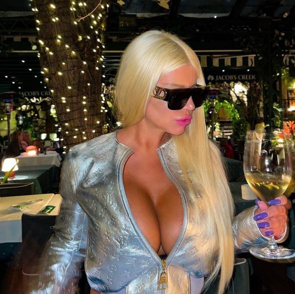 BUBAMARA MORA DA SE REŠI SILIKONA! Darine ogromne grudi odlaze u istoriju!
