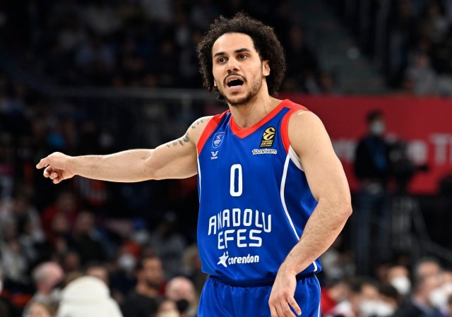 EFES IGRAO ZA ZVEZDU Obezbijedili su plej-of!