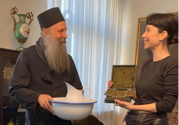 KONSTRAKTA U POSJETI PATRIJARHU Poklonila mu lavor i bokal, dok njegov dar ima snažnu simboliku